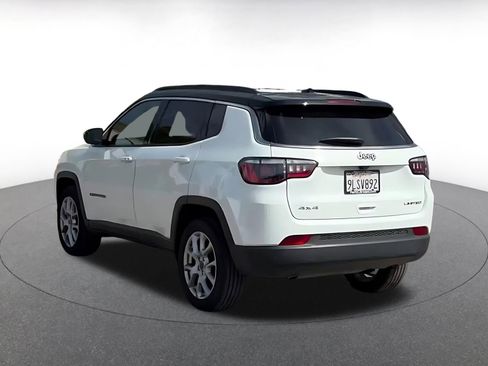 Used 2025 Jeep Compass Limited image 11