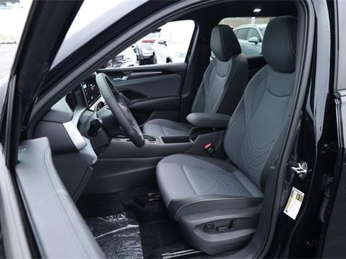 New 2026 Volkswagen Tiguan SE R-Line image 8