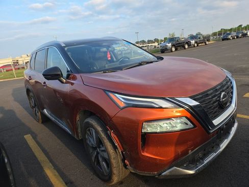Used 2021 Nissan Rogue Platinum AWD/4WD image 3