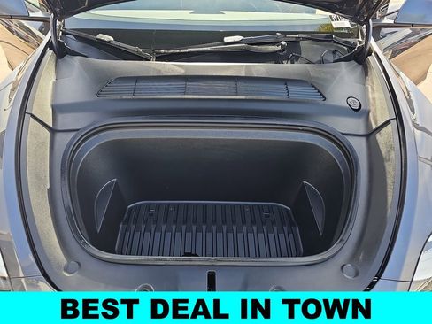 Used 2022 Tesla Model Y Long Range AWD/4WD image 35