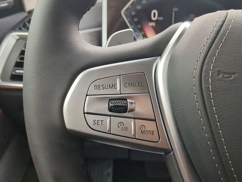 Used 2025 BMW X7 xDrive40i w/ Premium Package image 26