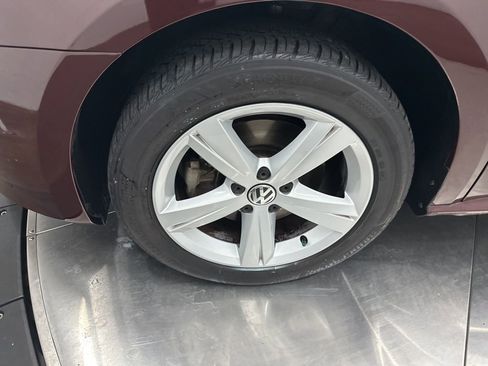 Used 2013 Volkswagen Passat 2.5 SE image 28