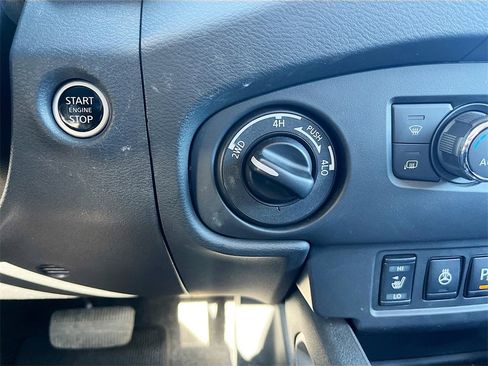 Used 2024 Nissan Frontier SV w/ SV Convenience Package image 33