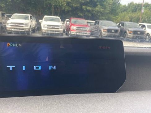 Used 2025 Ford Expedition Active RWD image 12