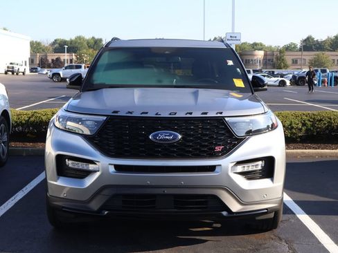 Used 2023 Ford Explorer ST w/ Equipment Group 401A AWD/4WD image 2