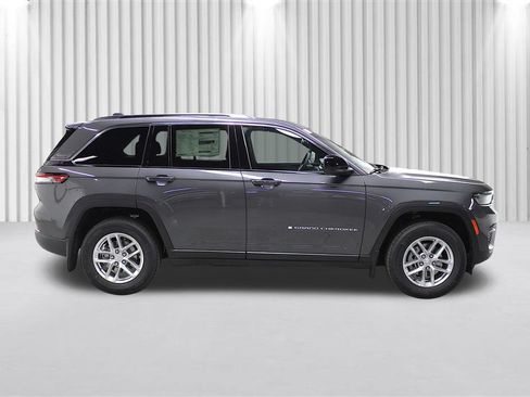 New 2026 Jeep Grand Cherokee Laredo X AWD/4WD image 2