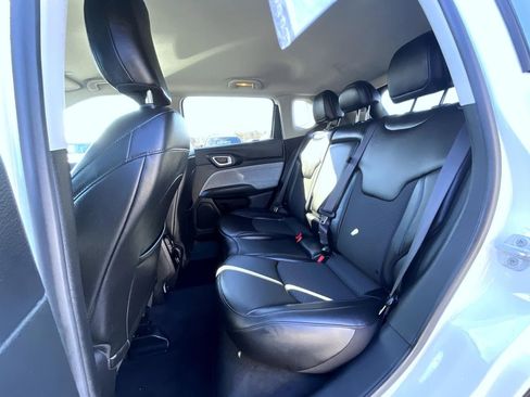 Used 2022 Jeep Compass Latitude image 20