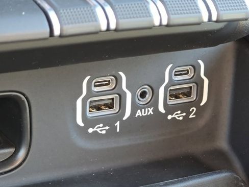 Used 2022 RAM 1500 Big Horn AWD/4WD image 12