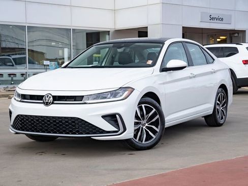 New 2026 Volkswagen Jetta SE image 2