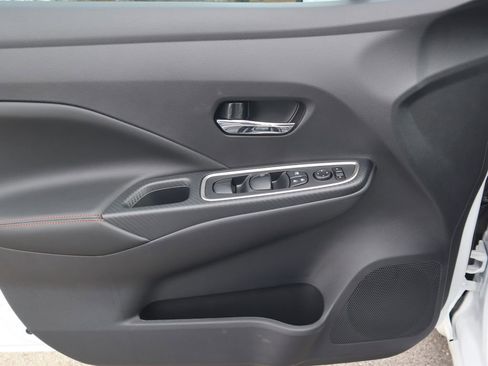 New 2025 Nissan Versa SR w/ Trunk Package image 16