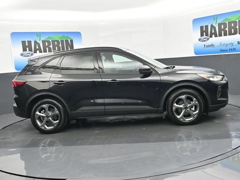 Used 2025 Ford Escape ST-Line image 7