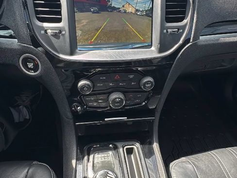 Used 2018 Chrysler 300 S w/ 300S Premium Group RWD image 26