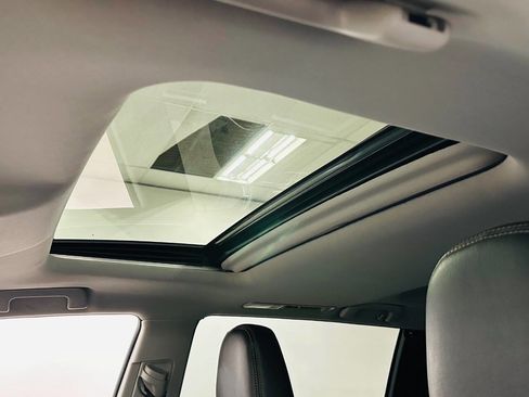 Used 2018 Toyota Highlander XLE w/ Carpet Mat Package (TMS) image 22