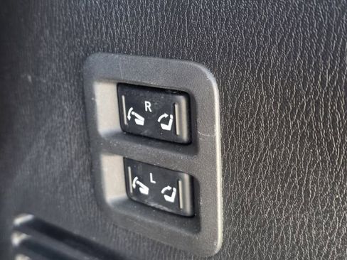 Used 2021 Nissan Armada Platinum image 22