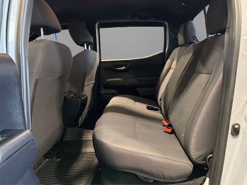 Used 2019 Toyota Tacoma TRD Sport w/ Technology Package AWD/4WD image 35