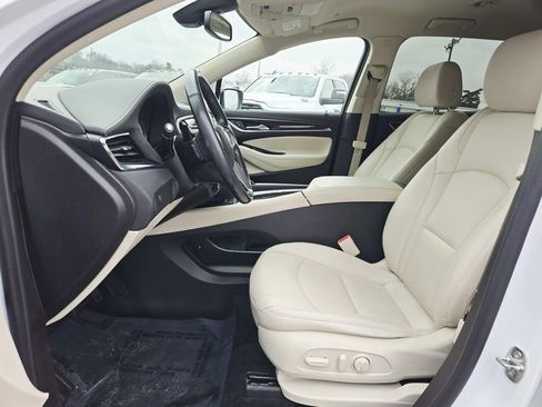 Used 2023 Buick Enclave Essence image 11