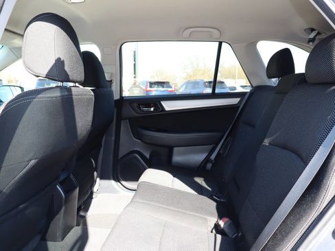 Used 2017 Subaru Outback 2.5i Premium image 6