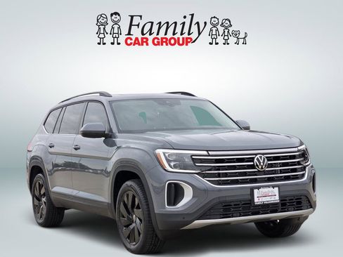 New 2026 Volkswagen Atlas SE FWD image 2