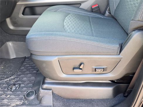 New 2026 RAM 3500 Big Horn AWD/4WD image 22
