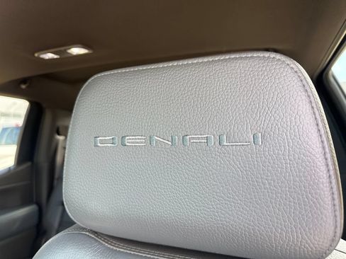 Used 2021 GMC Sierra 1500 Denali w/ Denali Ultimate Package AWD/4WD image 14