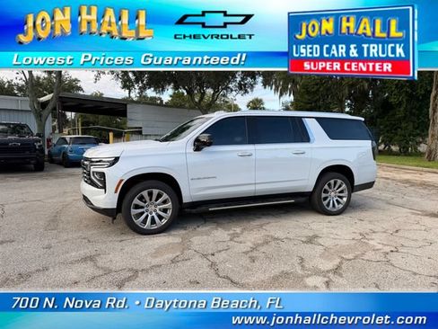 Used 2026 Chevrolet Suburban Premier w/ Sun And Tow Package AWD/4WD image 3
