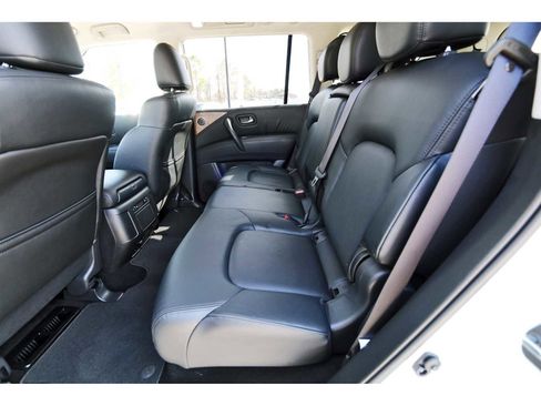 Used 2024 Nissan Armada SL image 13