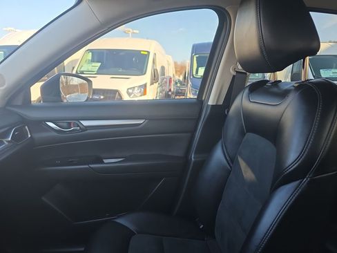 Used 2017 MAZDA CX-5 Touring image 39