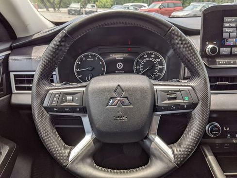 Used 2024 Mitsubishi Outlander SE image 20