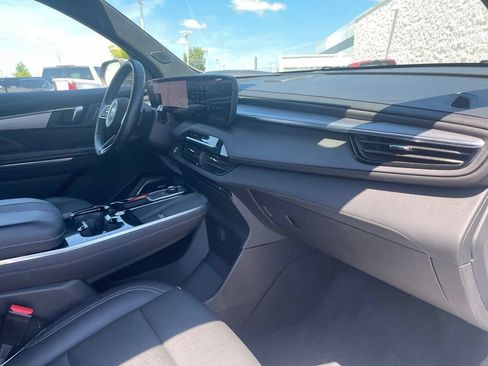 Used 2025 Buick Enclave Preferred FWD image 30