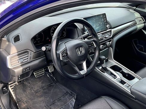 Used 2018 Honda Accord Sport image 11