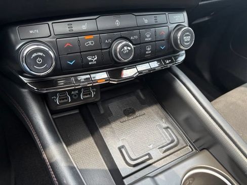 Used 2021 Dodge Durango R/T w/ Technology Group AWD/4WD image 34