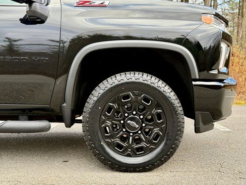 Used 2022 Chevrolet Silverado 2500 LTZ w/ LTZ Plus Package image 12