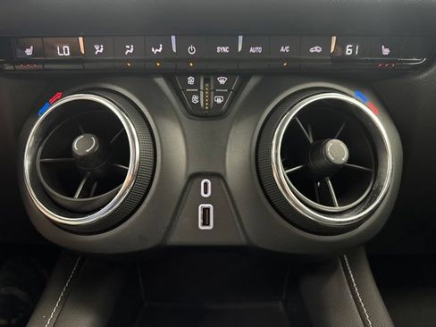 Used 2023 Chevrolet Blazer LT FWD image 18