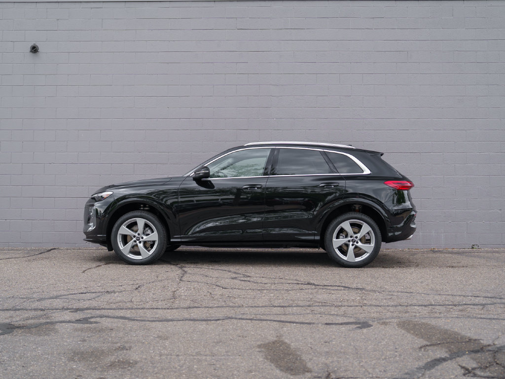 New 2026 Audi Q5 Premium Plus AWD/4WD image 3
