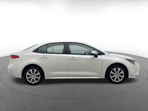 Used 2025 Toyota Corolla LE FWD image 10