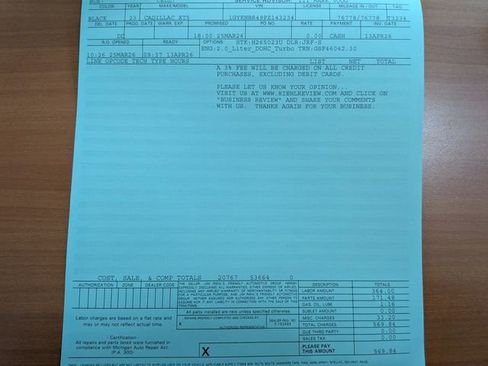 Used 2023 Cadillac XT5 Luxury w/ LPO, Floor Liner Package AWD/4WD image 3