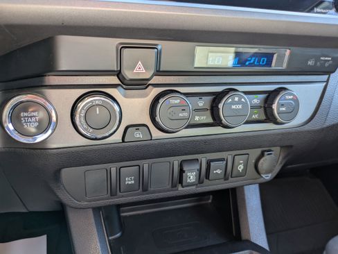 Certified 2023 Toyota Tacoma TRD Off-Road image 18