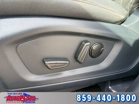 Used 2025 Ford Explorer Active AWD/4WD image 27