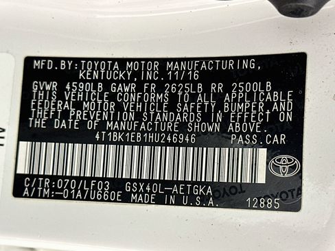 Used 2017 Toyota Avalon XLE Plus w/ All Weather Liner Package FWD image 12