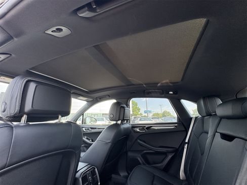 Certified 2024 Porsche Macan S image 17