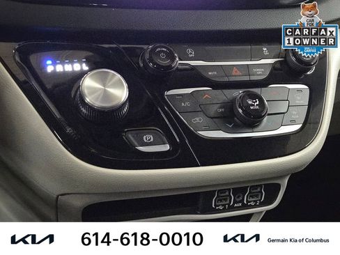 Used 2023 Chrysler Voyager LX image 26