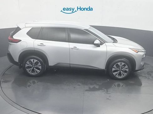 Used 2022 Nissan Rogue SV FWD image 25