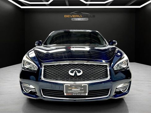 Used 2017 INFINITI Q70 L 3.7 image 2