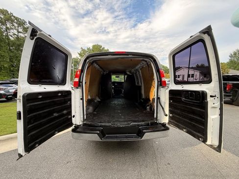 Used 2021 GMC Savana 2500 w/ Driver Convenience Package RWD image 13