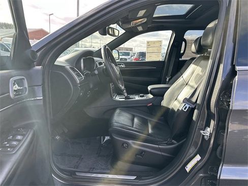 Used 2018 Jeep Grand Cherokee Limited image 19