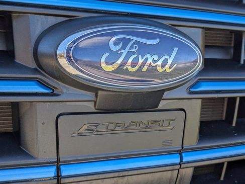 Used 2023 Ford E-Transit image 15