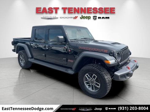 Used 2025 Jeep Gladiator Mojave w/ Convenience Group AWD/4WD image 1