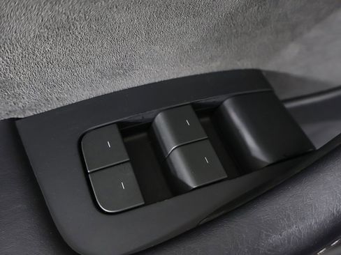 Used 2023 Tesla Model 3 Standard Range image 39