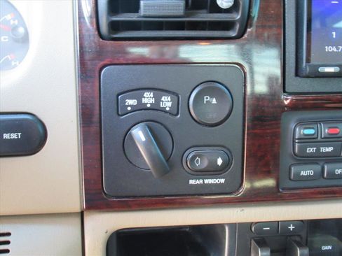 Used 2006 Ford F350 Lariat image 22