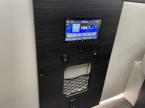 Used 2024 Mercedes-Benz Sprinter 3500 image 50